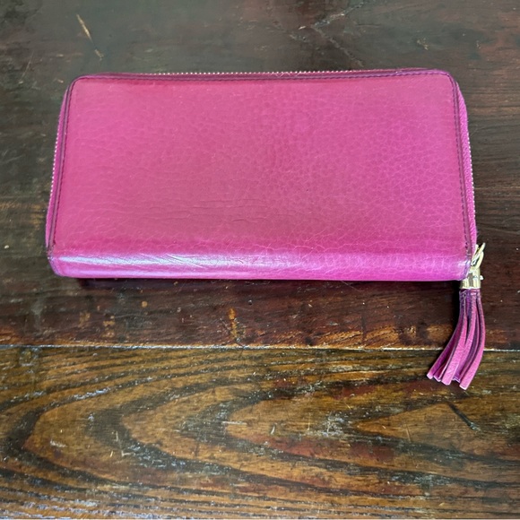 Authentic Gucci Soho Zip Wallet in Pink (Barbie Vibes!) Pebble Leather w Tassel - Picture 3 of 13